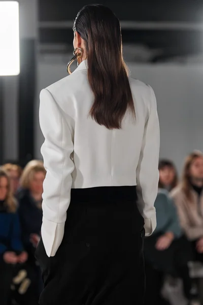 Look 210